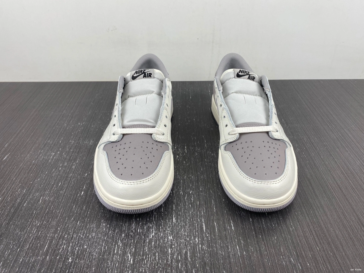 Air OG Jordan CZ0790-101 Low 1 Grey Atmosphere 0914